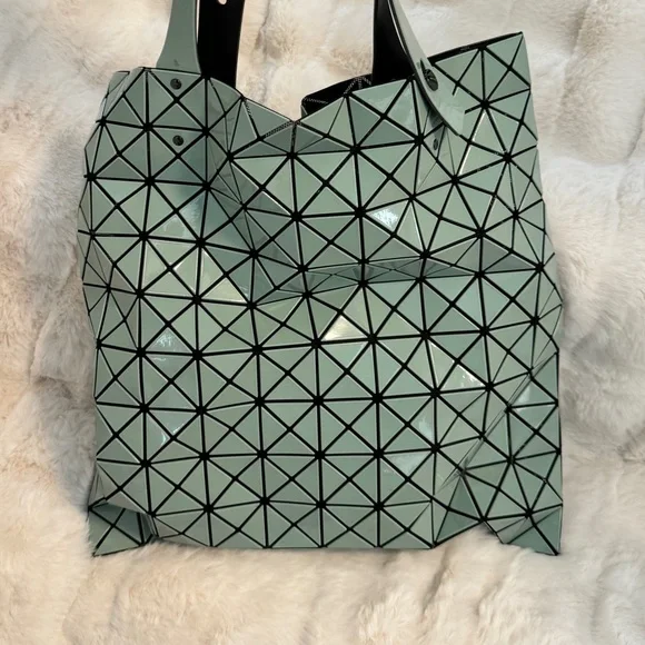 BAO BAO ISSEY MIYAKE Prism Green Tote Bag - Picture 2 of 13